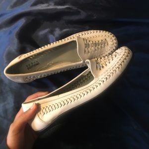 Like New Basic Editions flats